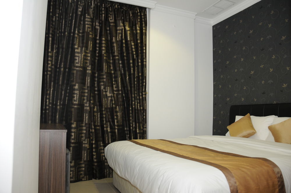 Al Muhanna Plaza Luxury Apartments Kuwait City Ngoại thất bức ảnh